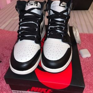 Jordan 1 dark mocha size 5.5 boys